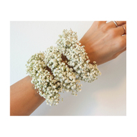 Corsage Pergelangan Tangan Gypsophila Kering Warna Kustom Buatan Tangan Bunga Babysbreath untuk Pernikahan Pengiring Pengantin Dekorasi Pesta Pernikahan Aksesoris