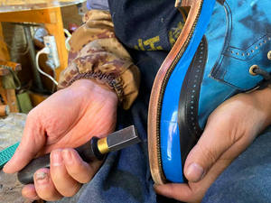 Kit d'outils de maroquinerie pour soudeur de semelles et talons, fer à souder, outil de polissage et de cirage à la cire chaude - Couteau, poinçon, aiguille à coudre - Product Image 6