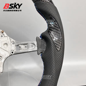 Volante LED de fibra de carbono para <span class=keywords><strong>BMW</strong></span> 320 <span class=keywords><strong>525</strong></span> F10 F30 E90 F70 E71 F31 F32 X5 X6 F01 F07 F20 F11 F22 F25 M3 M4 M5, estilo deportivo - Product Image 5