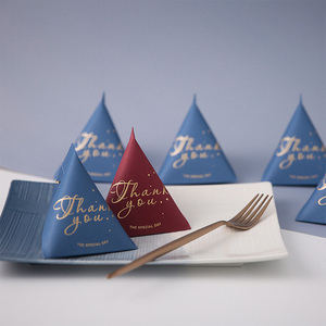 Bán Buôn Luxury Triangle Nhỏ Dễ Thương Tùy Chỉnh Favour Hộp Craft Giấy Wedding Kẹo <span class=keywords><strong>Box</strong></span> Cho Khách Trẻ Em Phù Dâu - Product Image 2