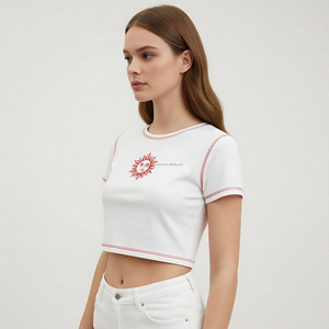 <span class=keywords><strong>T</strong></span>-<span class=keywords><strong>shirt</strong></span> Crop da <span class=keywords><strong>Donna</strong></span> con Cuciture a Contrasto Personalizzate, Modello Sun Baby Tee, in Tessuto a Costine - Product Image 2