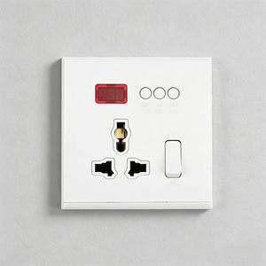 Protecteur de tension standard BS, AC 230V, réglable, 13A, protection contre les surtensions, prise avec affichage de <span class=keywords><strong>la</strong></span> tension. - Product Image 2