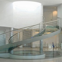 Escaliers incurvés par escalier conception de garde-corps en verre