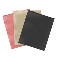 40*50cm en stock Chemise imprimée avec logo personnalisé Sac d'emballage réutilisable et imperméable pour vêtements Sac à fermeture éclair givré