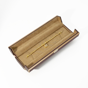 Sang Trọng Màu Đỏ Hộp Đồ Trang Sức Mô Hình Vuông Tùy Chỉnh Vòng Bangle Mặt Dây Chuyền Bao Bì Cá Nhân Quà Tặng Container - Product Image 3