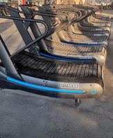 Équipement de fitness pour salle de sport, tapis de course incurvé sans moteur, tapis de course manuel sans fil pour une mise en place compacte en salle de sport