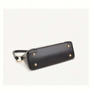 2025 New Designer Women's <b>Tote</b> <b>Bags</b> <b>with</b> Great Price <b>Zipper</b> Closure PU Material <b>Waterproof</b> Shoulder Strap - Product Image 6