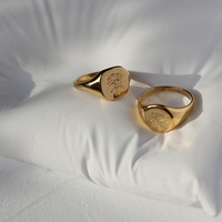Bague signet personnalisable avec gravure de logo, nom, fleur, rose, animal, papillon pour femmes