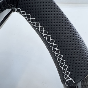 Volante de Cuero y Fibra de Carbono Personalizado de Excelente Calidad para <span class=keywords><strong>Maserati</strong></span> Levante Ghibli <span class=keywords><strong>Quattroporte</strong></span> <span class=keywords><strong>GTS</strong></span> M157 M156 2017-2024 en Stock - Product Image 3