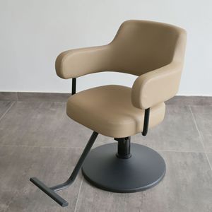Fauteuil de Barbier Professionnel 2024 pour Salon de Coiffure – Fauteuil Rouge Tendance pour Coiffeur et Esthéticienne - Product Image 5