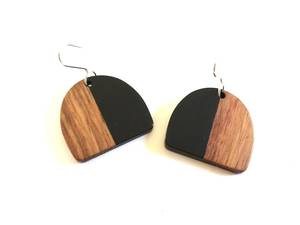 Boucles d'oreilles en résine et en bois inspirées de la nature, bijoux faits à la main, légers, pièces uniques et originales, parfaites pour les femmes et les filles - Product Image 3