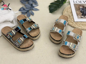 Pantuflas Antideslizantes con Pedrería para Mujer 2025, con Suela Gruesa para Playa y Uso Casual - Product Image 4