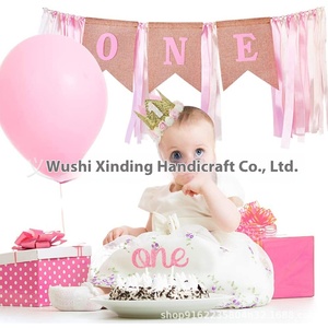 Set dekorasi dinding pesta ulang tahun, Set pita dekorasi dinding ulang tahun pertama anak perempuan gradien merah muda Termasuk kursi makan dan bendera goni - Product Image 5