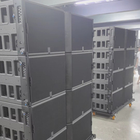 Sistema de sonido profesional para iglesias de 15 pulgadas con altavoces line array de tres vías duales.