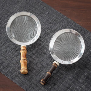Filtres à thé fins en acier inoxydable avec poignée en bambou, passoires à thé, café et jus pour boissons aux herbes - Product Image 1
