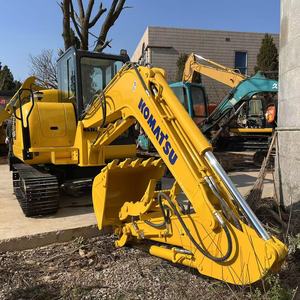 Mini-excavatrice Komatsu PC56 d'occasion, modèle 2023, avec moteur de 34,5 kW, boîte de vitesses, pompe et roulement - 5,3 tonnes - Product Image 4