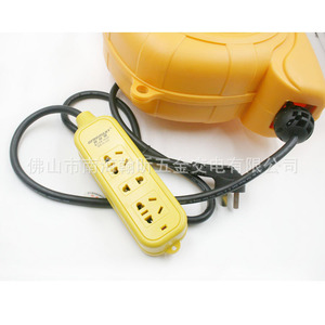 Enrollador de cable Owe de 12 m, 3 x 1,5 mm, cable de extensión retráctil automático con 3 tomas para uso en interiores y exteriores - Product Image 3