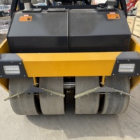 Compacteur de chaussée à rouleaux en acier et caoutchouc de 5 tonnes, fabrication chinoise
