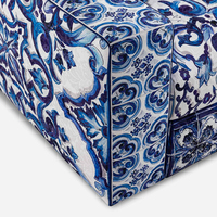 Fauteuil de salon en tissu bleu à fleurs de marque italienne de luxe, fait à la main, doux, confortable, minimaliste pour la chambre à coucher, l'appartement, l'hôtel