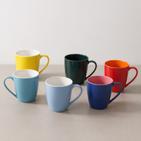 Tasse de Noël rouge en porcelaine céramique avec logo personnalisé Tasse à café émaillée de couleur unie pour le petit-déjeuner Usage quotidien