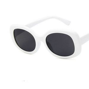 Wholesale Retro Classic Women Black Frame Oval <b>Sunglasses</b> UV400 Thick Round <b>Sunglasses</b> for Men - Product Image 5