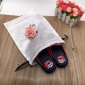 Özel Logo İpli İç Giyim Keseleri Saten Çantalar Özel Renk Özel Boyut Serigrafi Baskılı Ambalaj Mücevher Toz Torbası - Product Image 6