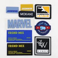 N'importe quelle étiquette en silicone de transfert de chaleur 3D de couleur faite logo en relief Tpu brillant 3d Pvc Patch pour vêtements/sac