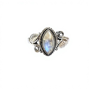 Anillo de Plata de Ley 925 con Piedra de Luna Arcoíris en Cabujón Marques, con Engaste de Bisel, Precio al por Mayor - Product Image 5