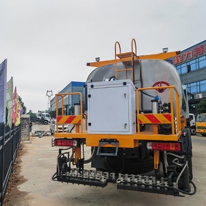 Sinotruk HOWO <b>10</b>-cubic Meter and <b>12</b>-cubic Meter Intelligent Asphalt Distributor Truck - Product Image 6