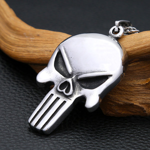 Yunnique - Collar con colgante de acero inoxidable con máscara de calavera Punisher para hombre, cadena de hueso de dragón de 60 cm - Product Image 2