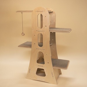 Maison d'intérieur multi-niveaux en bois massif, design moderne et luxueux, avec arbre à chat et griffoir, et conception de villa pour animaux de compagnie - Product Image 1