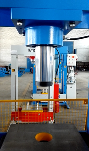Presse hydraulique à portique à quatre colonnes et deux poutres <span class=keywords><strong>VEKTOR</strong></span> JMDY160/30 50t/80t/100t/150t/160t avec moteur et pompe pour réservoir sous pression 380V - Product Image 3