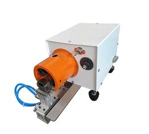 Machine automatique de coupe et de dénudage et de torsion de câbles électriques multiconducteurs à grande vitesse à quatre fils - Product Image 5