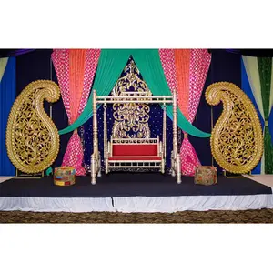 Configuração de palco punjabi sangeet, adereços de decoração elegantes, decoração de festa mehndi para casamento