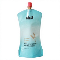 Pochette souple de 400 ml (14,1 oz) avec bec verseur et embout de succion, de qualité alimentaire, à impression brillante, de forme spéciale, pour liquide de lissage et de permanente