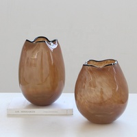 Vase en verre artistique nordique en forme de tulipe, bord festonné coloré, soufflé à la bouche, verrerie créative faite à la main pour mariages, événements et décoration intérieure