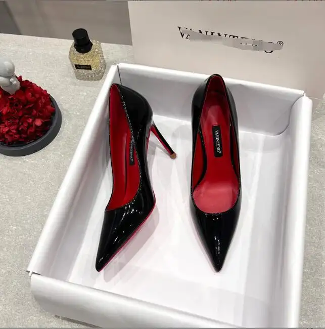 Kadın seksi sivri burun Patent deri siyah yüksek topuklu pompa Stilettos keskin kadınlar yüksek topuklu elbise ayakkabı