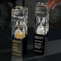 Trophée en cristal de verre en forme de cube, nouveau style, haute qualité, personnalisé, avec sablier en verre, cadeau souvenir