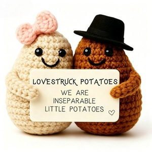 Pommes de terre positives en crochet pour couple avec carte de message « <span class=keywords><strong>Lovestruck</strong></span> » - Amigurumi de petites pommes de terre faites à la main, in Séparables - Product Image 2
