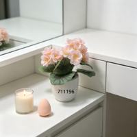 Tanaman Pot Bunga Begonia Pink Mini Buatan dengan Tanah Hitam, Bunga Geranium Realistis untuk Musim Semi dalam Pot Putih untuk Meja atau Rak