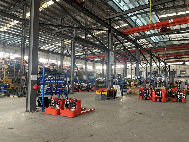 1T 1.5T Stand On 3 Direction Forklift Pallet Stacker Electric For Warehouse