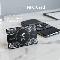 Carte NFC personnalisée avec code QR, puce NFC programmable, carte intelligente en plastique pour le partage de contact et le marketing en magasin