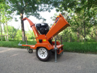 Broyeur de branches d'arbre à alimentation hydraulique, moteur à essence 15HP, machine à broyer le bois avec certification CE