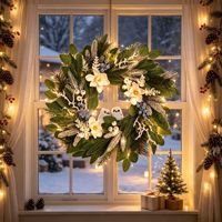 Künstlicher Weihnachtskranz mit Blaubeeren, Magnolien und Kiefernnadeln, Hängende Dekoration für Haustür, Feiertage und Partys