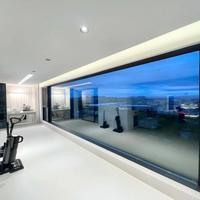 Fenêtre fixe en aluminium à double vitrage sur mesure, résistante aux intempéries, aux vibrations et insonorisée, avec cadre de porte en verre, design moderne, certifiée Energy Star