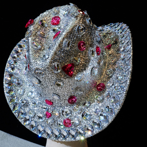 Chapeau de cow-boy en velours et strass pour <span class=keywords><strong>femme</strong></span>, avec accents argentés et roses, idéal pour les soirées <span class=keywords><strong>disco</strong></span>, les festivals, Halloween et les costumes. - Product Image 1