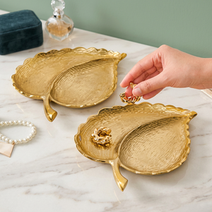 Assiettes décoratives en métal en forme de feuille, style glamour, faites à la main, pour les fêtes - Product Image 5