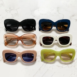 MOSI retro oversize CAT-eye gafas de sol de moda de mujer de alta gama de diseño cómodo gafas de sol UV400 hombres jalea color remaches su - Product Image 3