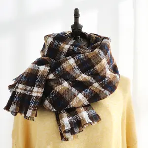 2023 new autumn and winter scarf wholesale thickened warm shawl fashion plaid scarf woman
