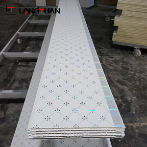 Panneau de <span class=keywords><strong>plafond</strong></span> en PVC imperméable, bande en forme de C, résistant à l'humidité, revêtement de <span class=keywords><strong>plafond</strong></span> pour salle de bain, résistant au feu, panneau de toiture intérieur - Product Image 3